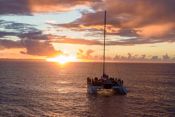 Na Pali Sunset Cruise vs Standard Dinner Cruise